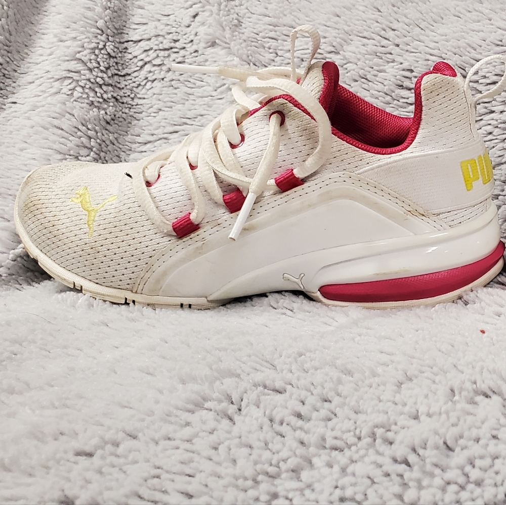 Girls Puma Shoes (size 13US) - Picture 6 of 8